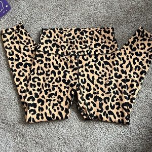 HeyNuts (Amazon) cheetah print leggings, Large